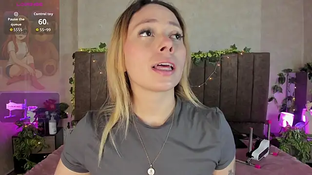 Snapshot of LanaMills_ chatting on April 2026 05:13:01 AM LanaMills online show from April 2026 05:13:01 AM