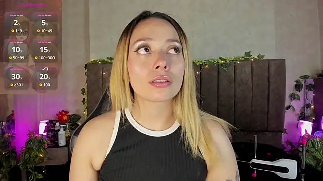 Snapshot of LanaMills_ chatting on April 2026 05:30:01 AM LanaMills online show from April 2026 05:30:01 AM