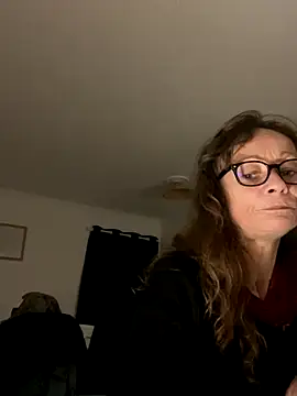 Chris06d22xh online show from October 2025 07:03:02 PM