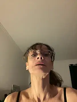 Chris06d22xh online show from February 2026 12:09:02 AM