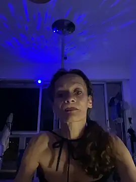 Chris06d22xh online show from July 2026 09:57:01 PM