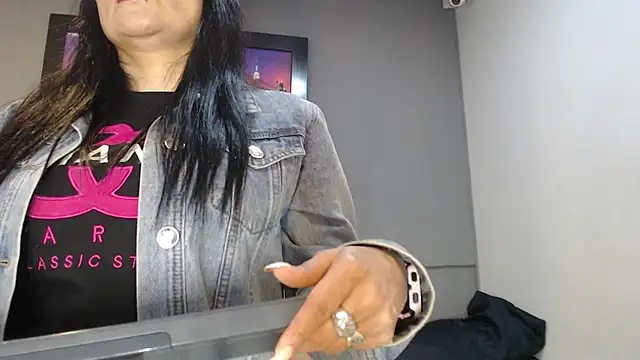 Snapshot of CharlotteCottin chatting on March 2026 11:16:01 AM CharlotteCottin online show from March 2026 11:16:01 AM