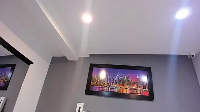 Snapshot of CharlotteCottin chatting on April 2026 03:01:01 PM CharlotteCottin online show from April 2026 03:01:01 PM