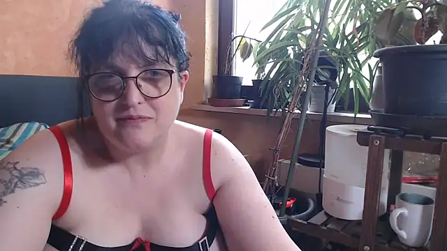 ladyfrombonn online show from May 2026 02:13:02 PM