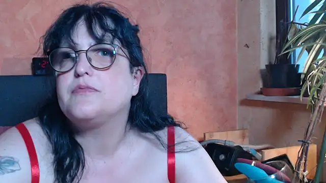 ladyfrombonn online show from May 2026 06:37:02 PM