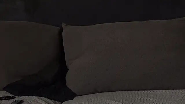 Snapshot of PeachyPixiee chatting on March 2026 07:35:01 AM PeachyPixiee online show from March 2026 07:35:01 AM