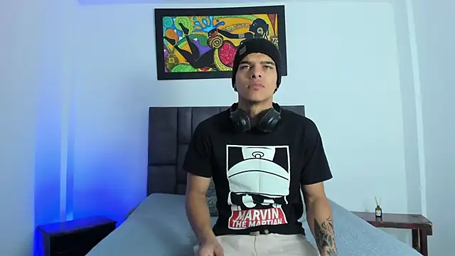 wyatt 3 online show from November 2025 12:33:01 PM