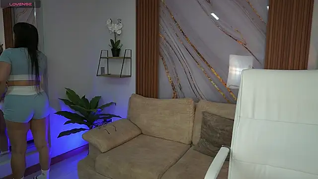 MilaCrave online show from October 2025 11:49:02 AM