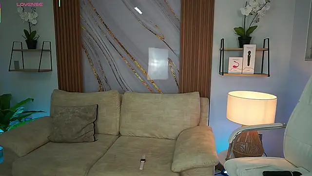 MilaCrave online show from October 2025 11:39:01 AM