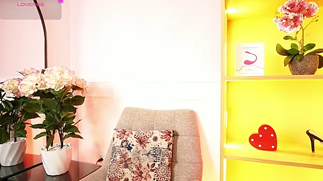 MilaCrave online show from February 2026 11:33:01 AM