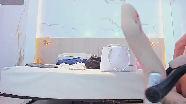 Snapshot of valirya_devote chatting on October 2025 03:07:02 AM valirya devote online show from October 2025 03:07:02 AM