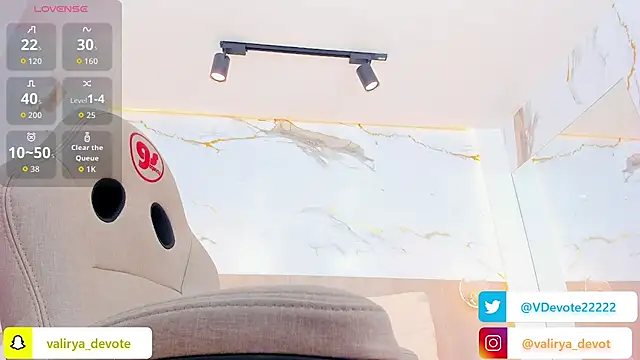 Snapshot of valirya_devote chatting on December 2025 03:12:02 AM valirya devote online show from December 2025 03:12:02 AM