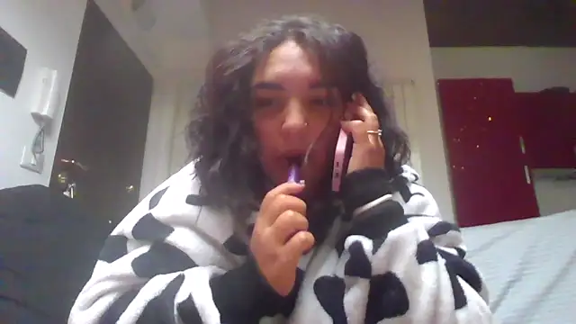 LadySophia03 online show from September 2025 04:21:02 PM