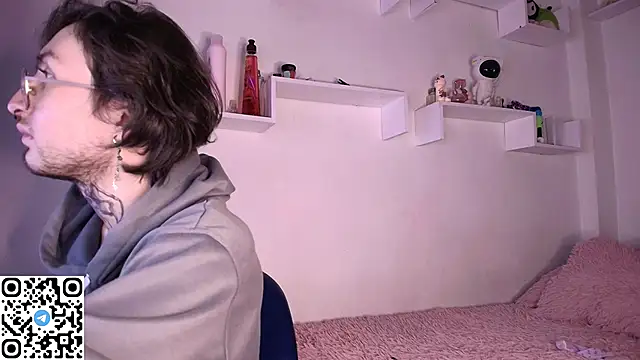 Snapshot of annyharriis chatting on November 2025 11:48:01 PM annyharriis online show from November 2025 11:48:01 PM