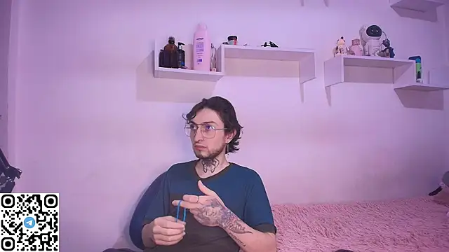 Snapshot of annyharriis chatting on November 2025 09:04:02 PM annyharriis online show from November 2025 09:04:02 PM