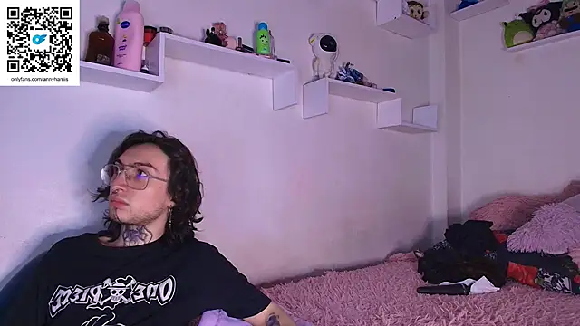 Snapshot of annyharriis chatting on April 2026 11:32:02 PM annyharriis online show from April 2026 11:32:02 PM