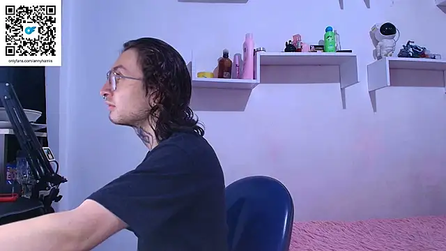 Snapshot of annyharriis chatting on April 2026 09:21:02 PM annyharriis online show from April 2026 09:21:02 PM