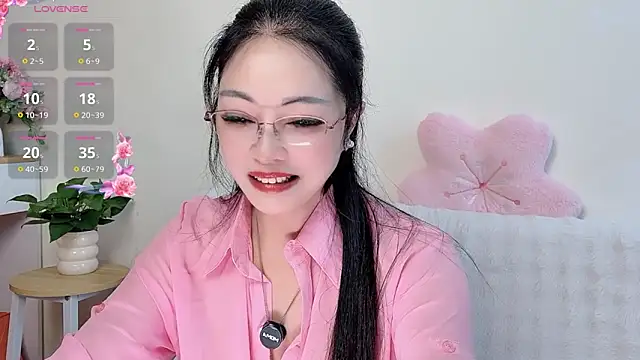 Snapshot of Hua_Hua_0 chatting on September 2025 06:12:02 AM Hua Hua 0 online show from September 2025 06:12:02 AM