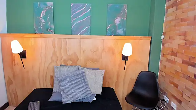 halleylorens online show from September 2025 07:03:01 PM