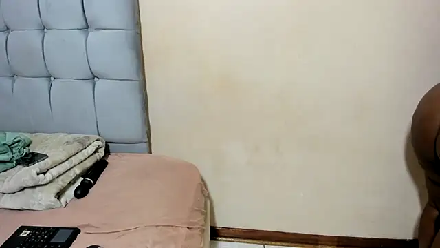 curveAss222 online show from September 2025 12:11:02 AM