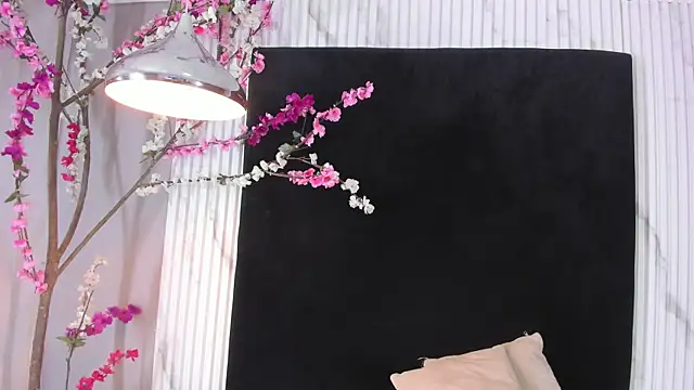 MONIK FOX CR online show from November 2025 07:48:02 PM