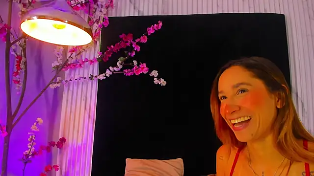 MONIK FOX CR online show from December 2025 07:43:01 PM