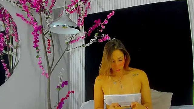 MONIK FOX CR online show from December 2025 08:37:02 PM