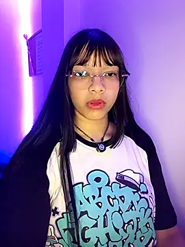 Snapshot of Iwarii chatting on February 2026 05:36:01 AM Iwarii online show from February 2026 05:36:01 AM