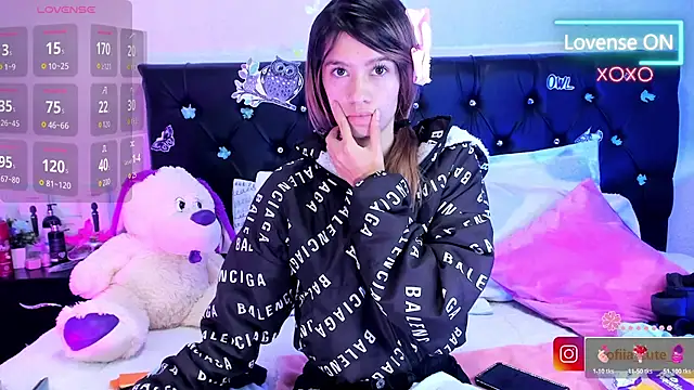 Snapshot of Sofiia_cute_ chatting on April 2026 04:46:02 AM Sofiia cute online show from April 2026 04:46:02 AM