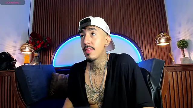 Donovan Desmond online show from November 2025 09:11:01 PM