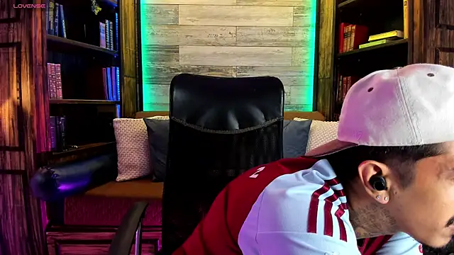 Donovan Desmond online show from February 2026 01:32:01 AM