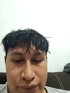 Snapshot of surdotravieso chatting on October 2025 10:41:01 PM surdotravieso online show from October 2025 10:41:01 PM