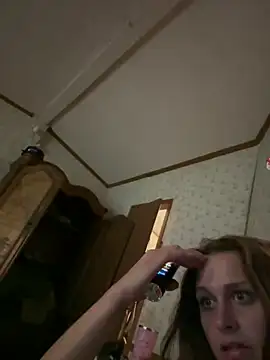 Snapshot of Tlynn chatting on September 2025 09:14:02 PM Tlynn online show from September 2025 09:14:02 PM