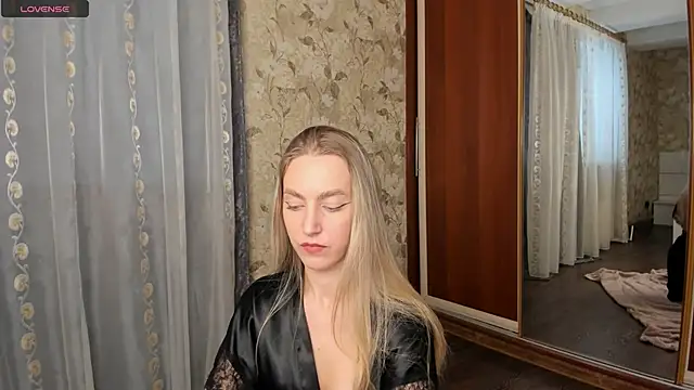 mishapallmer online show from November 2025 09:53:02 AM