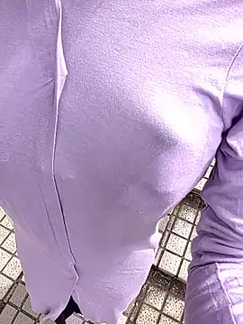 Snapshot of pink-mai chatting on April 2026 12:33:02 AM pink-mai online show from April 2026 12:33:02 AM