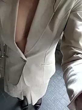 Snapshot of pink-mai chatting on April 2026 07:39:01 AM pink-mai online show from April 2026 07:39:01 AM