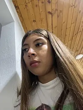 Snapshot of Sara-cooper2 chatting on November 2025 10:45:02 PM Sara-cooper2 online show from November 2025 10:45:02 PM