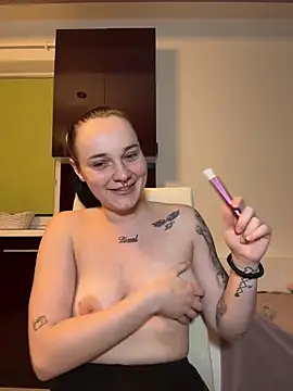 Snapshot of Baby_Eva23 chatting on April 2026 05:40:01 PM Baby Eva23 online show from April 2026 05:40:01 PM