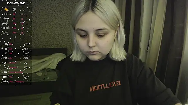 Snapshot of vendymories chatting on October 2025 10:55:01 PM vendymories online show from October 2025 10:55:01 PM