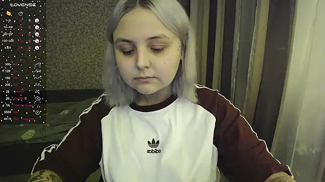 Snapshot of vendymories chatting on November 2025 02:42:02 AM vendymories online show from November 2025 02:42:02 AM