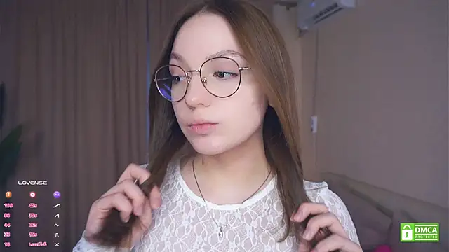 Snapshot of NguyetHankey chatting on September 2025 03:44:01 PM NguyetHankey online show from September 2025 03:44:01 PM