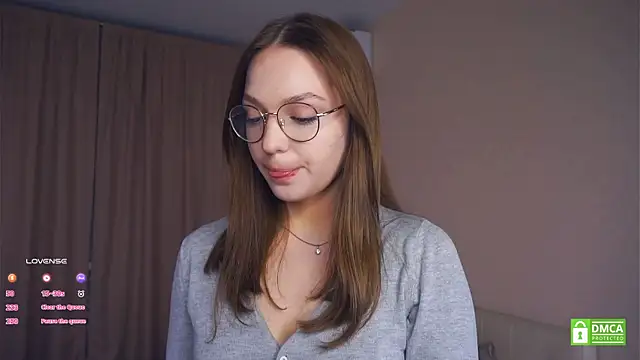 Snapshot of NguyetHankey chatting on September 2025 03:34:02 PM NguyetHankey online show from September 2025 03:34:02 PM