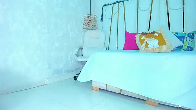 Snapshot of bonnie_sm chatting on December 2025 06:04:01 PM bonnie sm online show from December 2025 06:04:01 PM