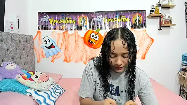 Snapshot of nay_and_aleja1 chatting on October 2025 03:09:01 AM nay and aleja1 online show from October 2025 03:09:01 AM