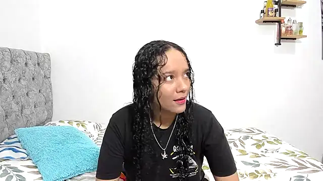 Snapshot of nay_and_aleja1 chatting on November 2025 02:34:01 AM nay and aleja1 online show from November 2025 02:34:01 AM