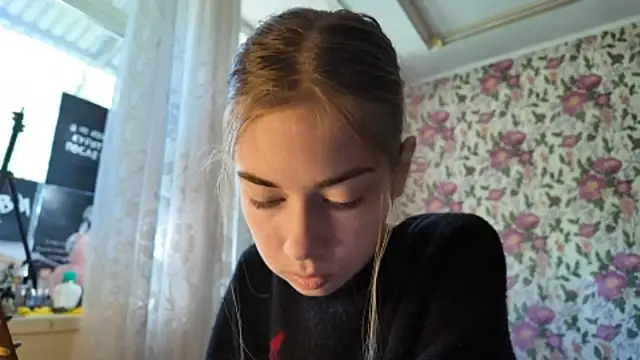 Snapshot of Witching_Moon chatting on September 2025 07:42:01 AM Witching Moon online show from September 2025 07:42:01 AM