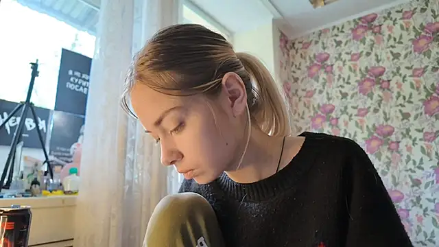 Snapshot of Witching_Moon chatting on September 2025 07:43:01 AM Witching Moon online show from September 2025 07:43:01 AM