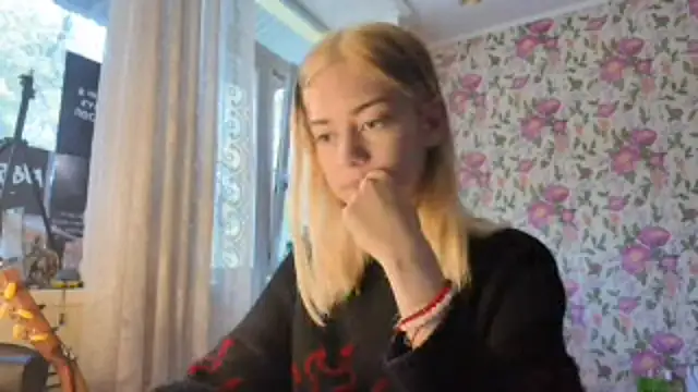 Snapshot of Witching_Moon chatting on September 2025 07:23:01 AM Witching Moon online show from September 2025 07:23:01 AM