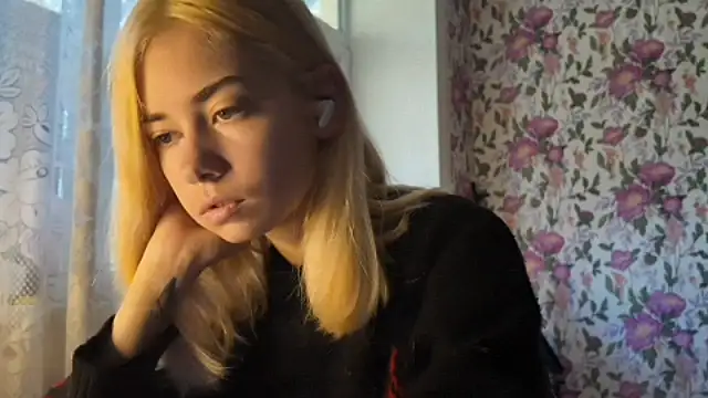 Snapshot of Witching_Moon chatting on September 2025 07:57:02 AM Witching Moon online show from September 2025 07:57:02 AM