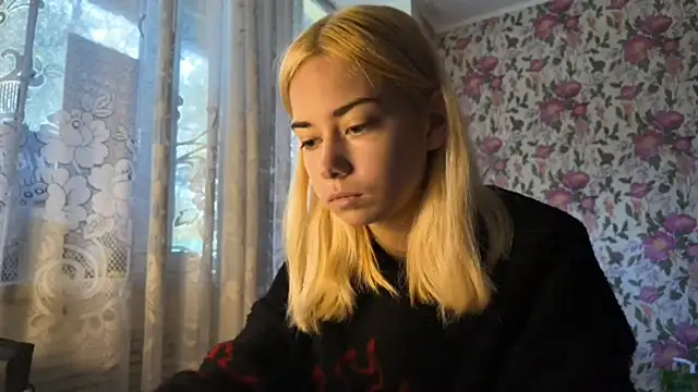 Snapshot of Witching_Moon chatting on September 2025 06:18:01 AM Witching Moon online show from September 2025 06:18:01 AM